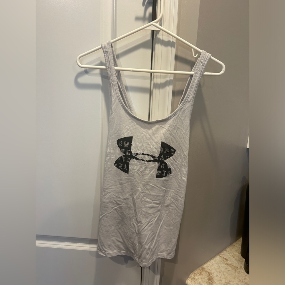 Under Armour Tank Top Women’s Medium Logo Cross back